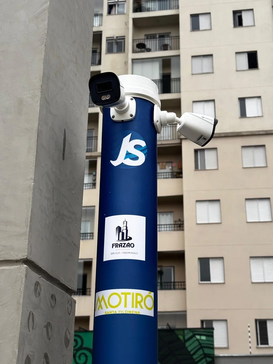 Torre de monitoramento da JS Rodrigues instalada em condomínio com parceiros
